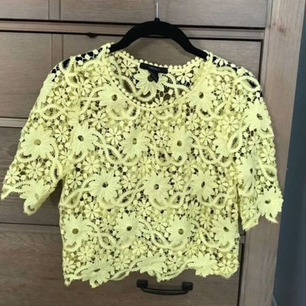 Forever21 crop top lace shirt